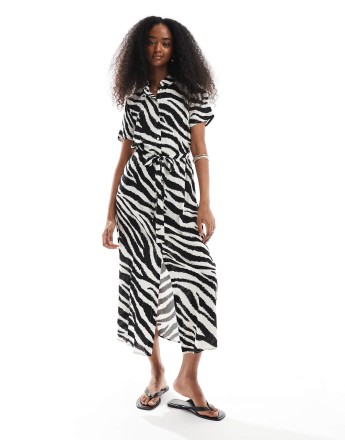 Vero Moda Easy buttondown long shirt dress in zebra print