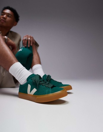 VEJA Campo bold suede trainer in green